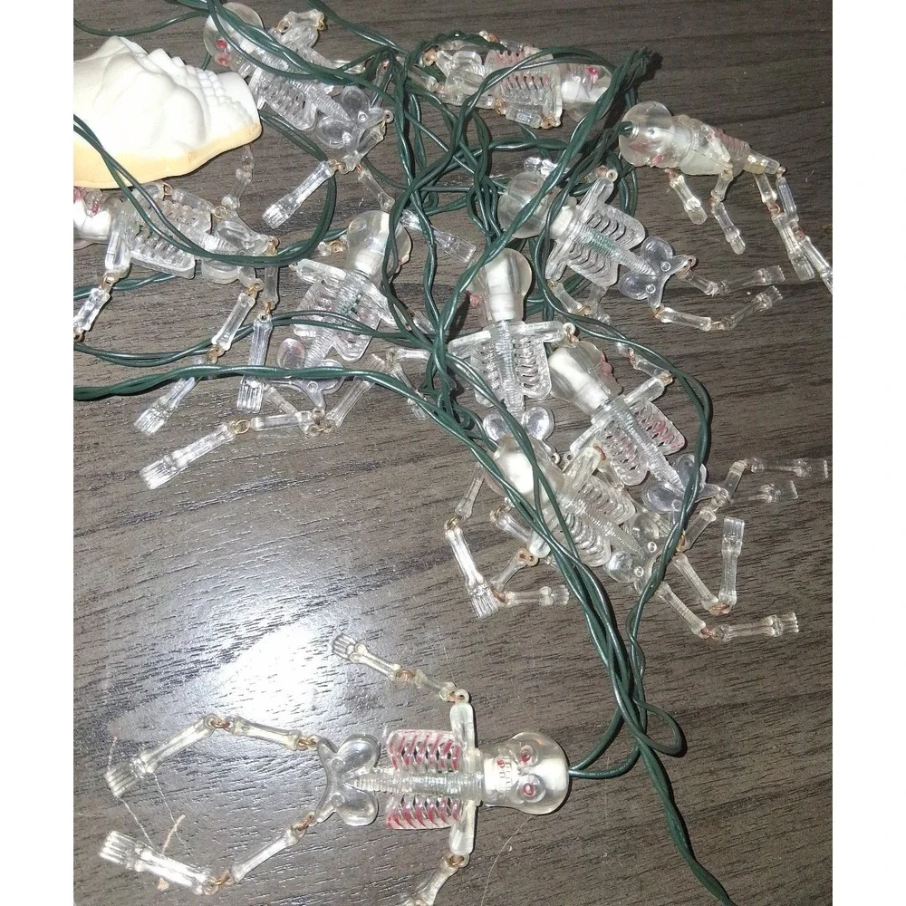 Vintage Halloween Skeleton String Lights Flashing Dangling Skeletons works